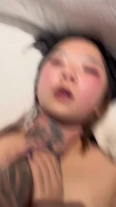 插着他的脖子疯狂操他无毛白虎