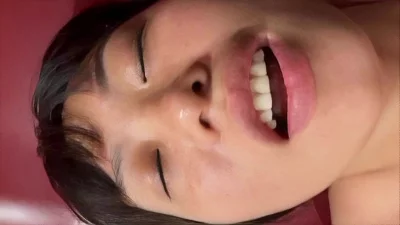 害羞的良家少妇人妻偷情骚逼被扒开挑逗无套爆操对白精彩